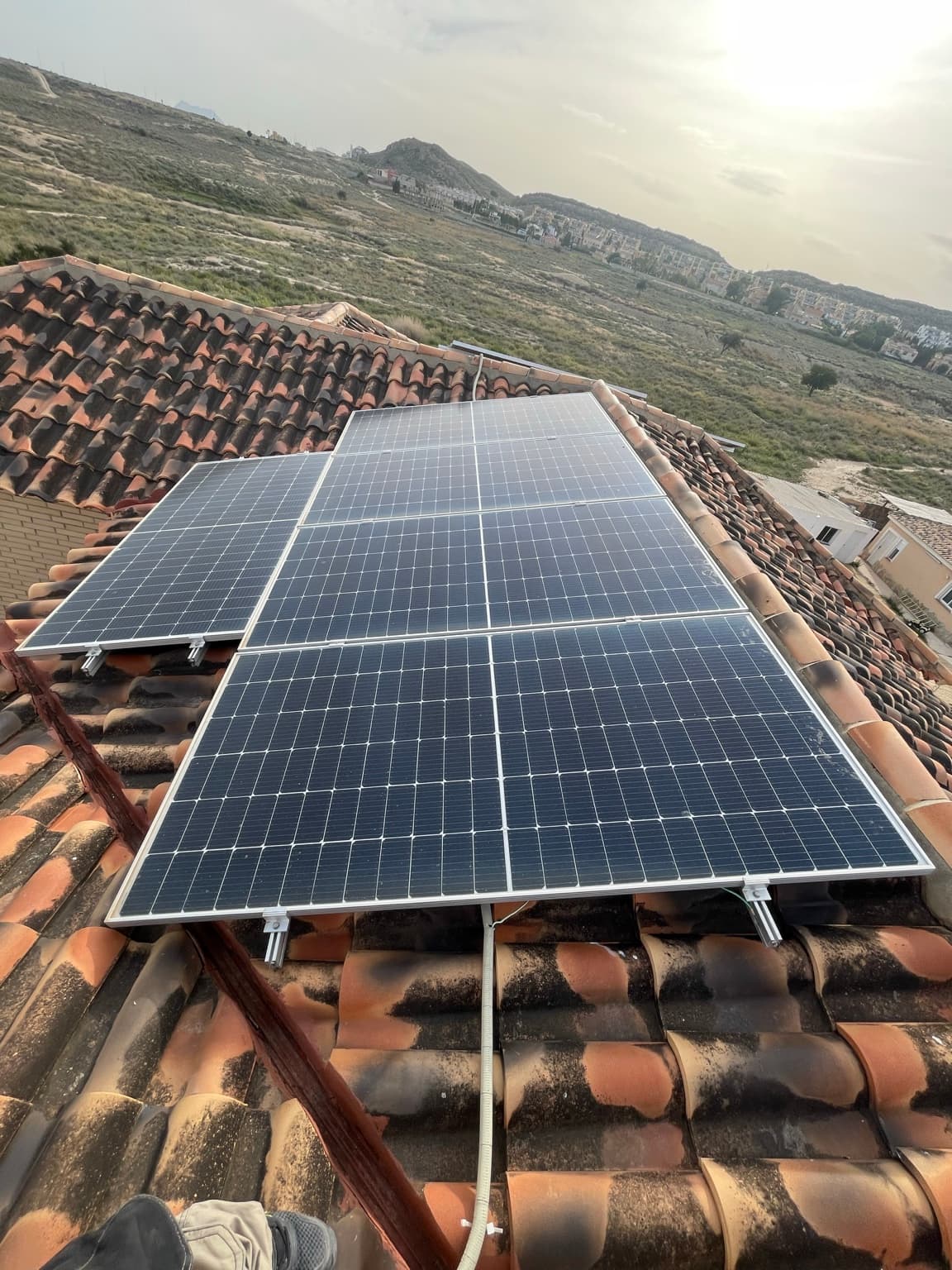 Cuadros eléctricos industriales y técnicos con EPI en instalación energética